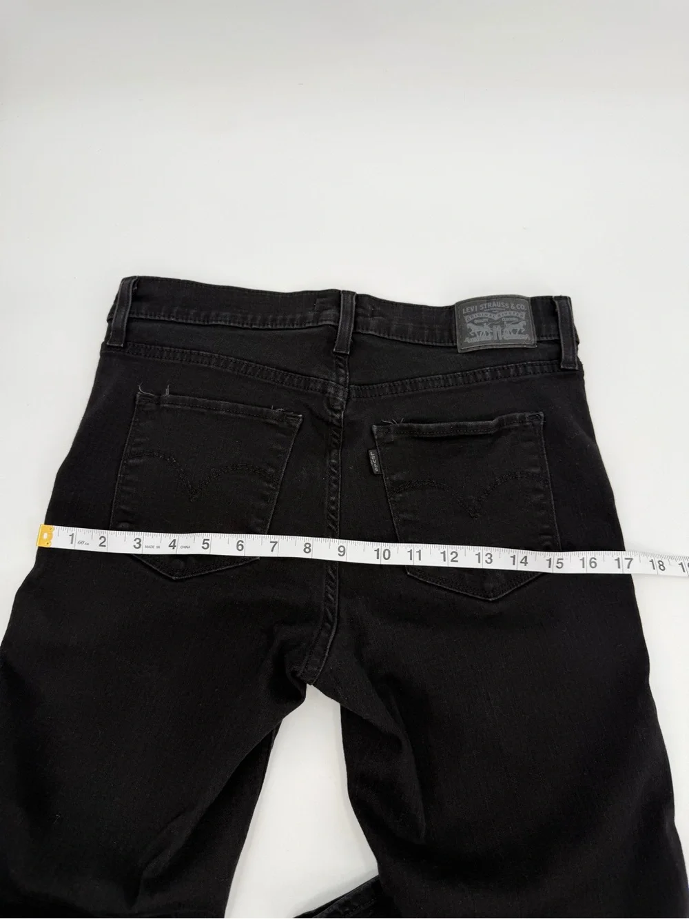 Levi’s Jeans Women’s 30 Black 312 Shaping Slim Tag 30x32 Stretch Denim Mid Rise
